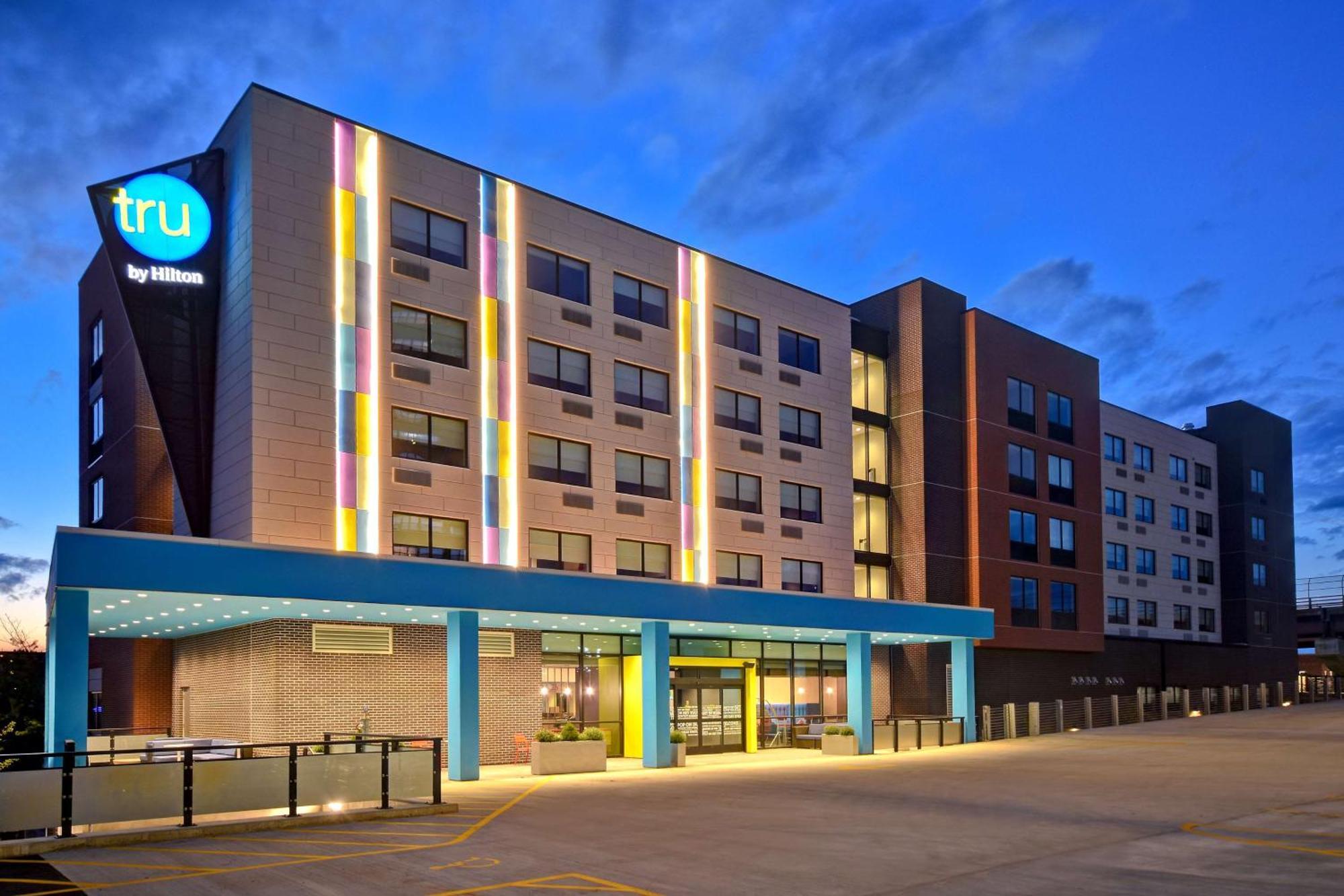 Tru By Hilton Manchester Downtown Exterior foto