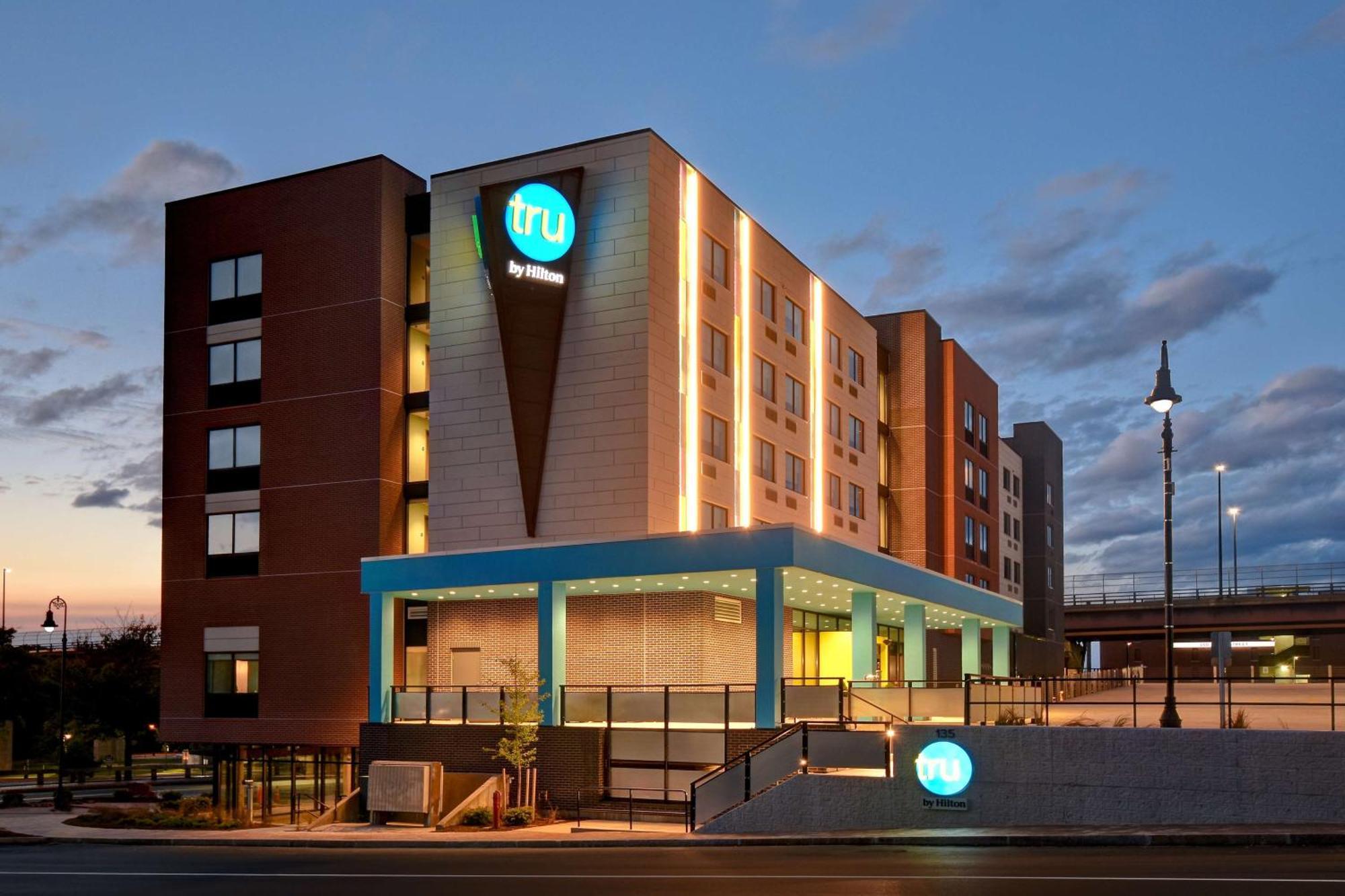 Tru By Hilton Manchester Downtown Exterior foto